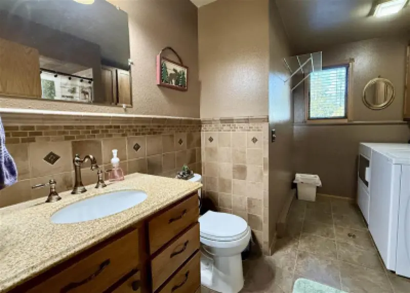 221 44th St N Cody #12