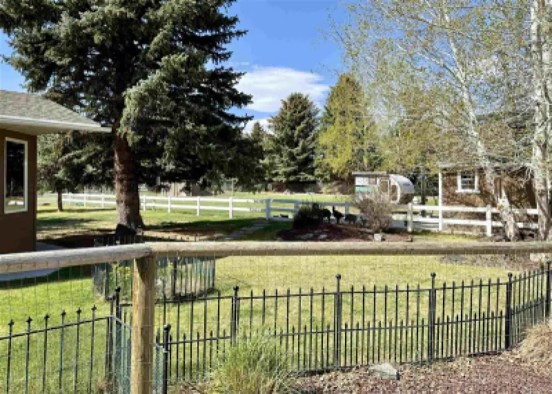 221 44th St N Cody #3