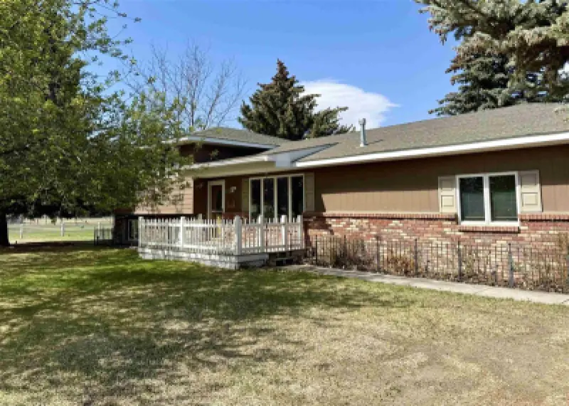 221 44th St N Cody #4