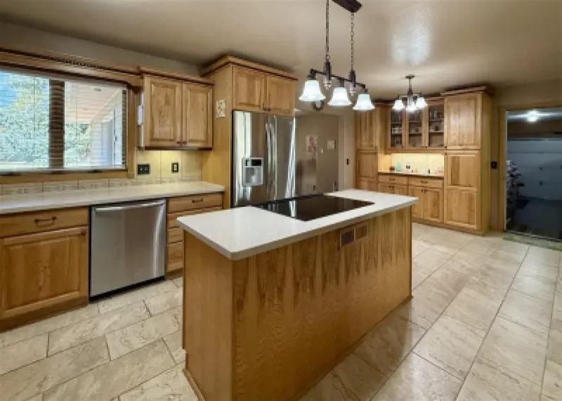 221 44th St N Cody #8