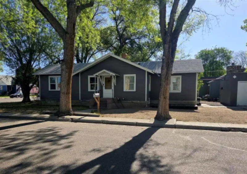 225 13th St Worland #2