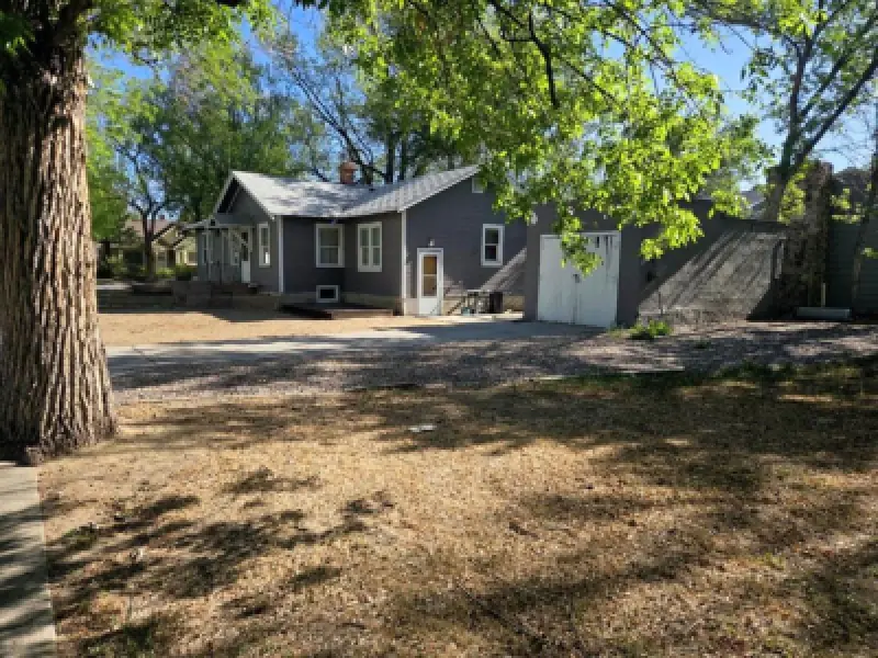 225 13th St Worland #4