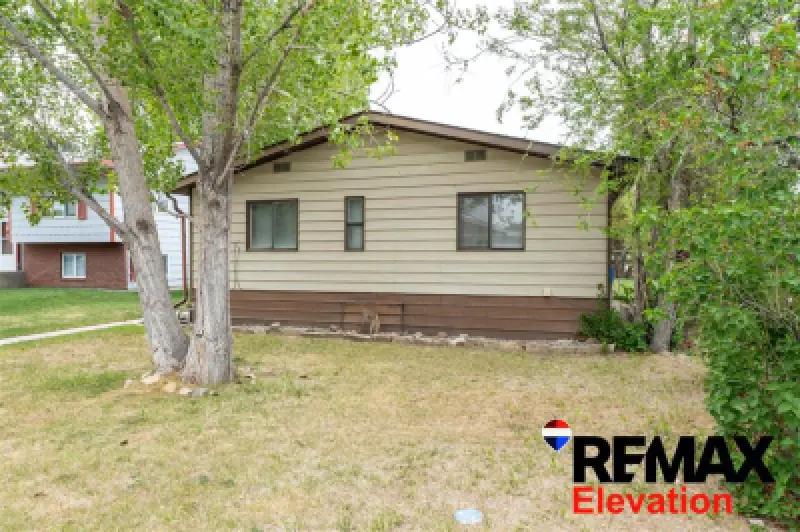 916 7th Greybull #2