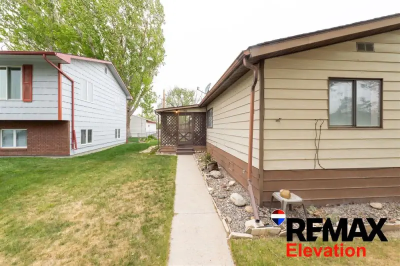 916 7th Greybull #3