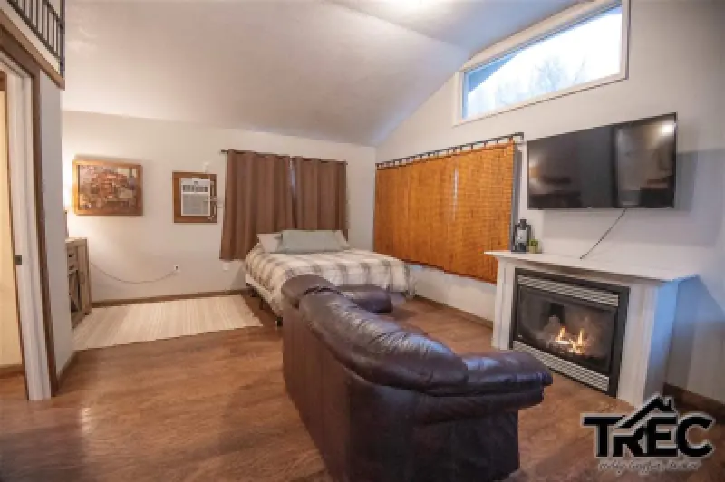 295 Division St Cowley #26