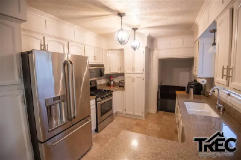 295 Division St Cowley #6