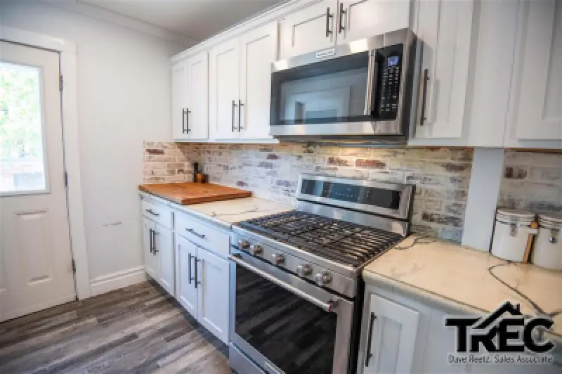 519 Avenue E Powell #10