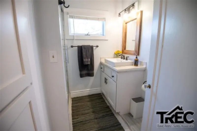 519 Avenue E Powell #11