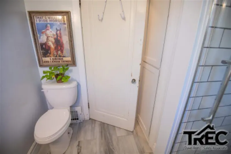 519 Avenue E Powell #13
