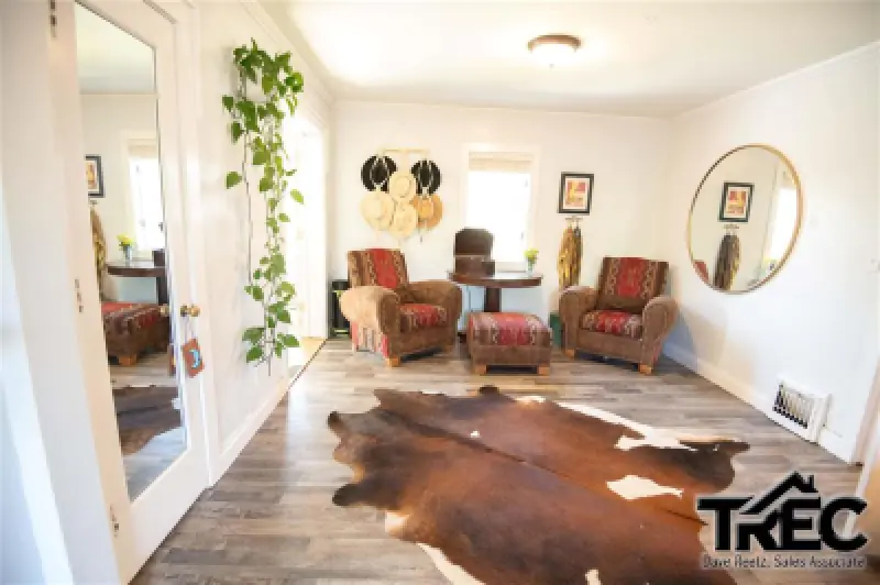 519 Avenue E Powell #16