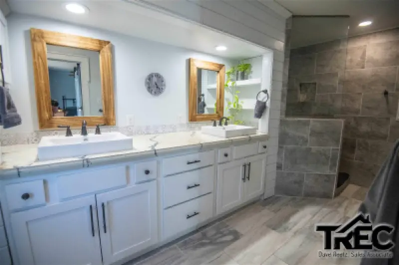 519 Avenue E Powell #17