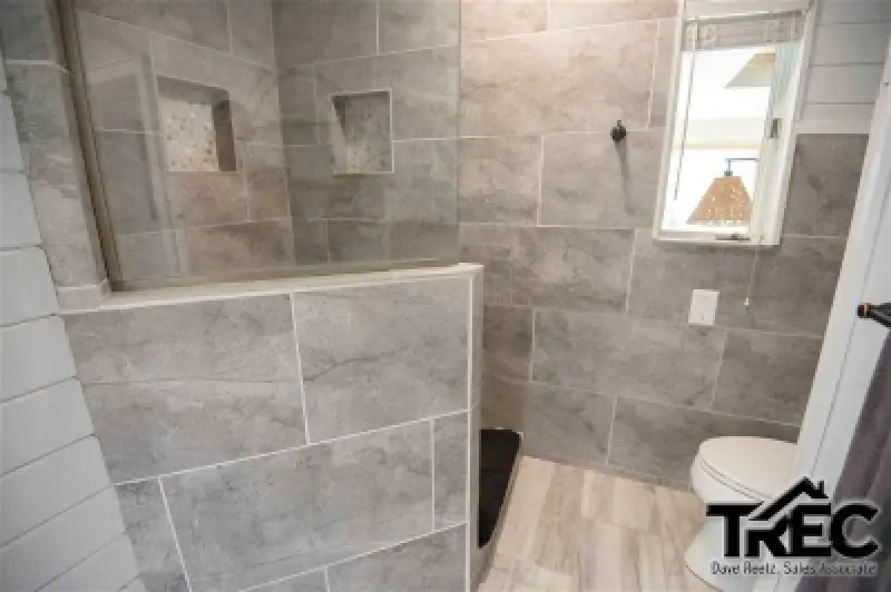 519 Avenue E Powell #18