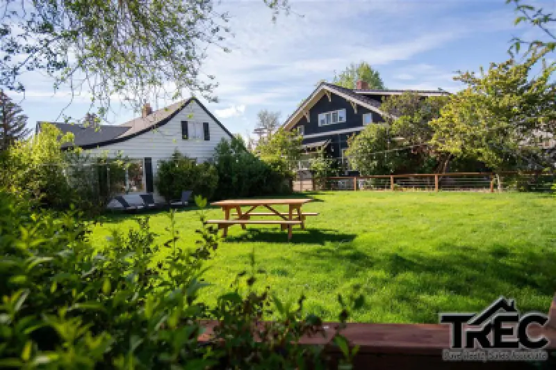 519 Avenue E Powell #28