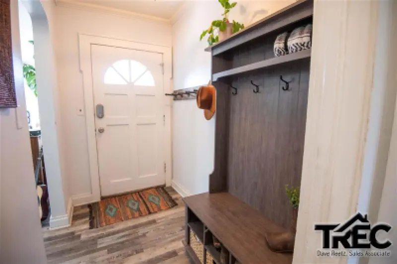 519 Avenue E Powell #3