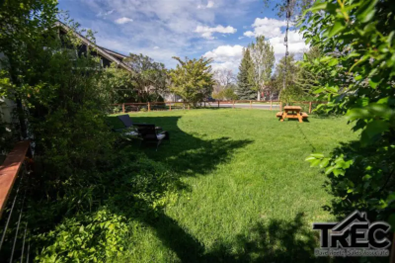 519 Avenue E Powell #30