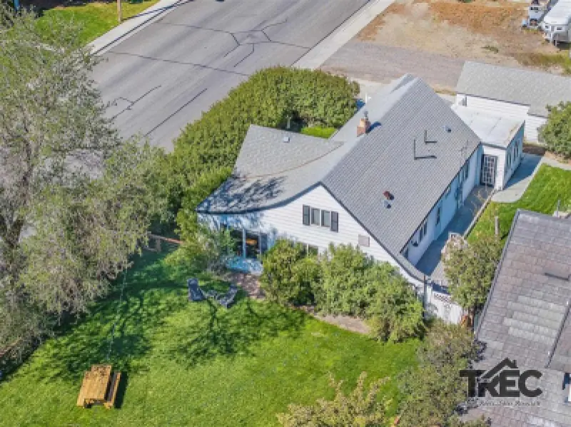 519 Avenue E Powell #35