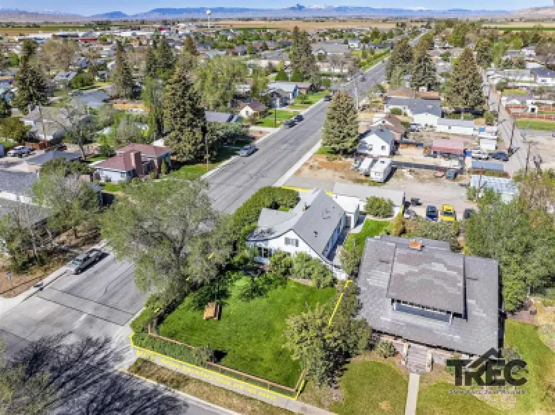 519 Avenue E Powell #36