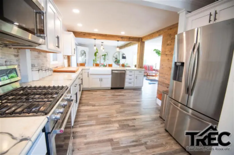 519 Avenue E Powell #9