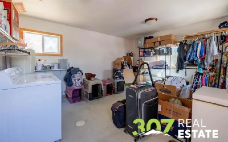 868 E North St Powell #12