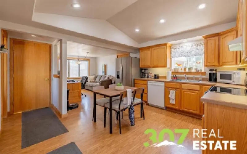 868 E North St Powell #6