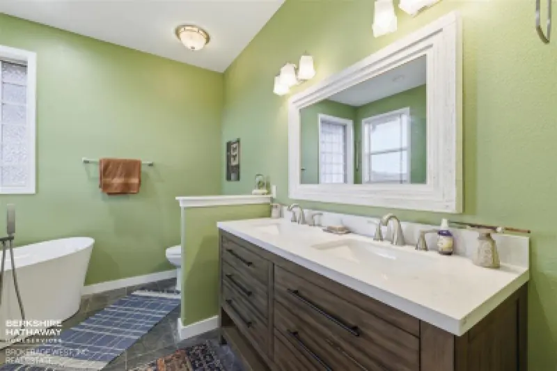 1084 Road 8 Powell #20