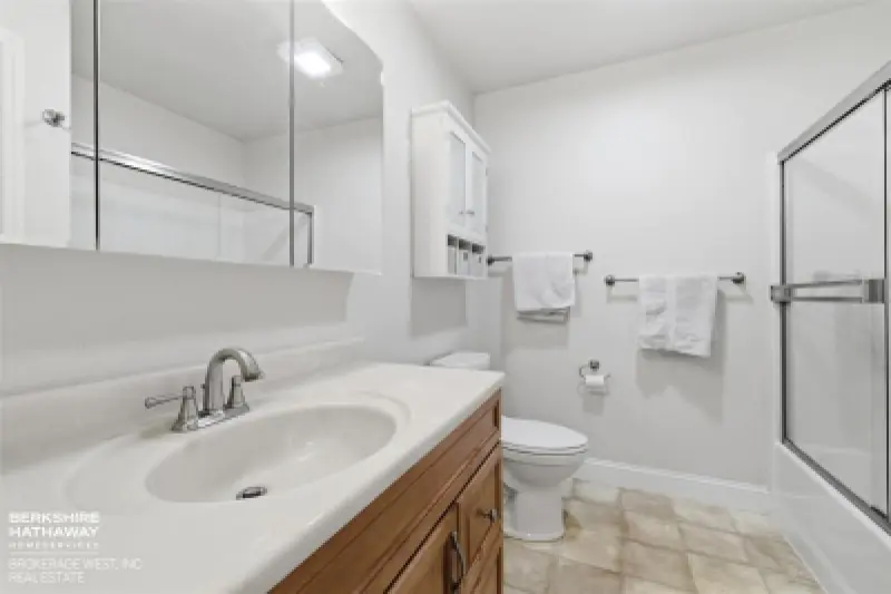 1084 Road 8 Powell #32