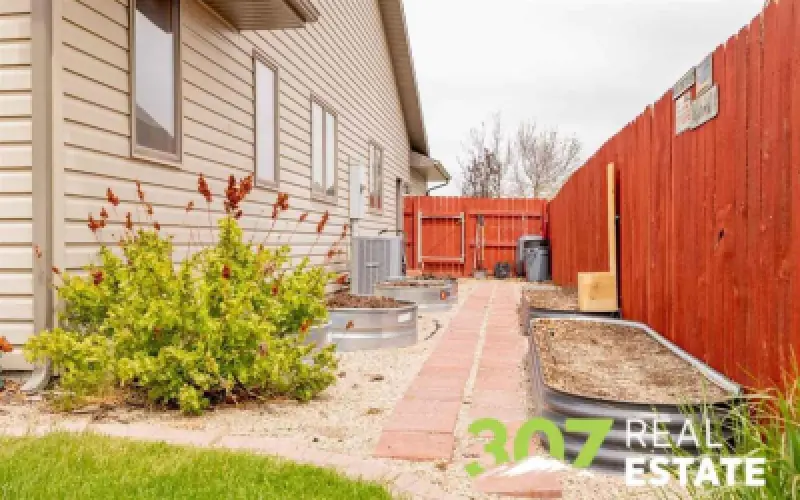 2832 Kent Ave Cody #39