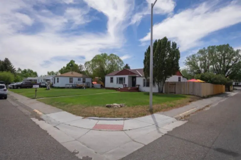 2004 Peake Ave Cody #2