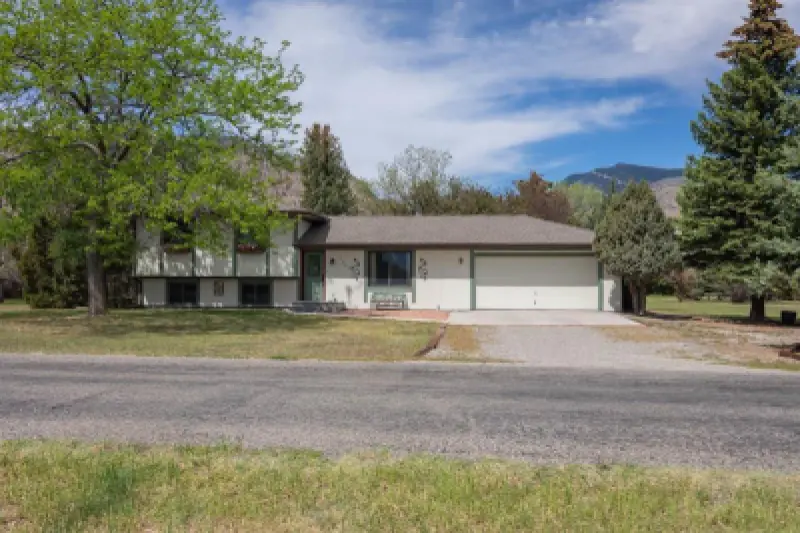 2305 Tresler Ave Cody #18