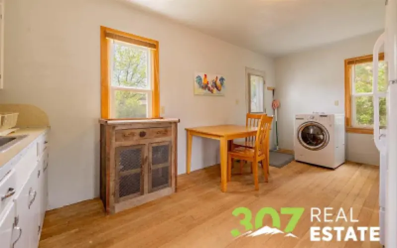 354 4th St Powell #6