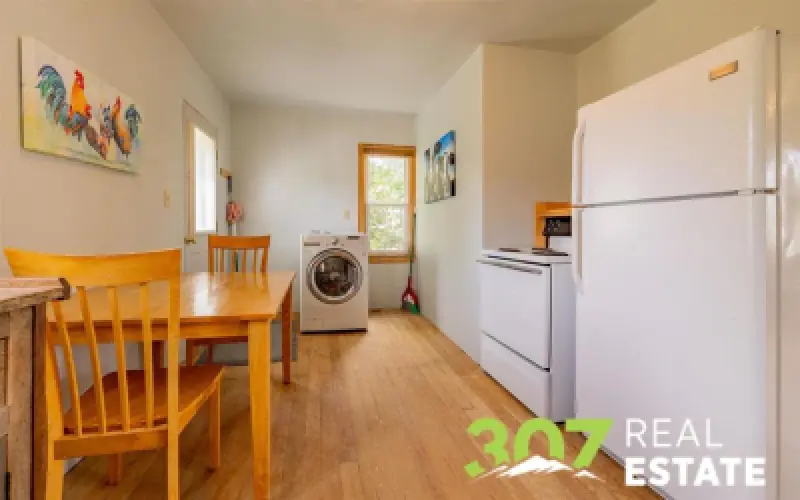 354 4th St Powell #9