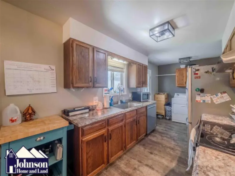 175 7th St Lovell #6