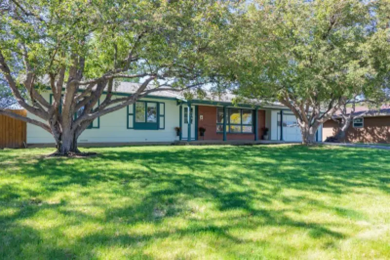 2580 Newton Ave Cody #1