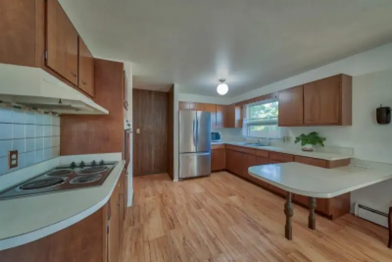 2580 Newton Ave Cody #10