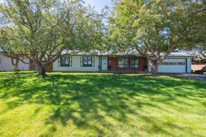 2580 Newton Ave Cody #2