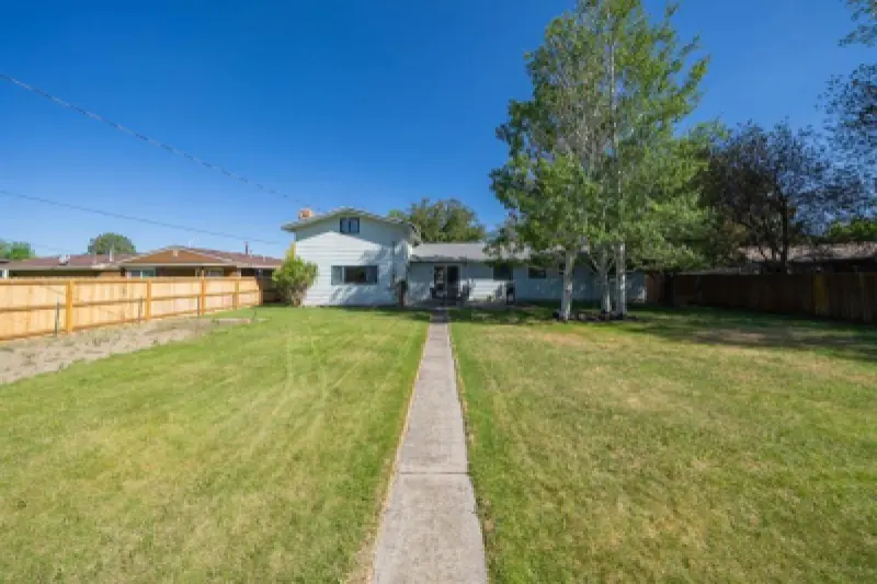 2580 Newton Ave Cody #36