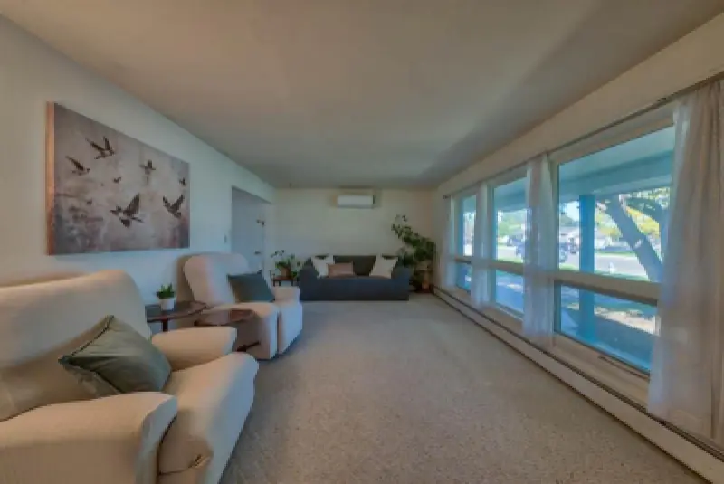 2580 Newton Ave Cody #4
