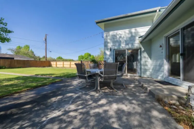 2580 Newton Ave Cody #40