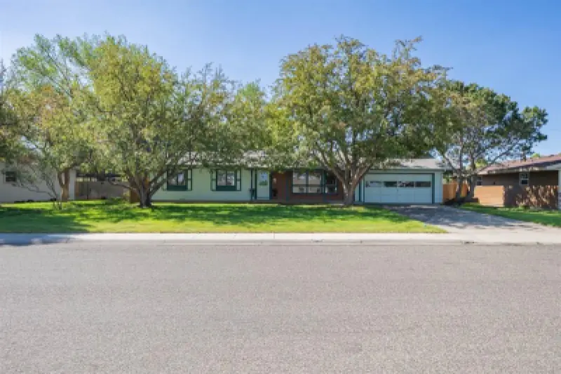 2580 Newton Ave Cody #42