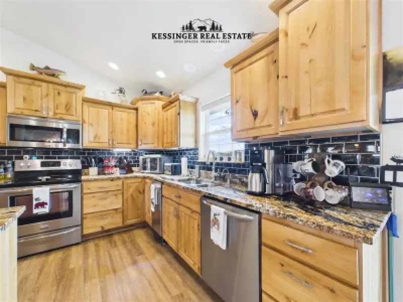3532 Maple Leaf Ave Cody #11