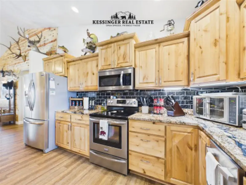 3532 Maple Leaf Ave Cody #13
