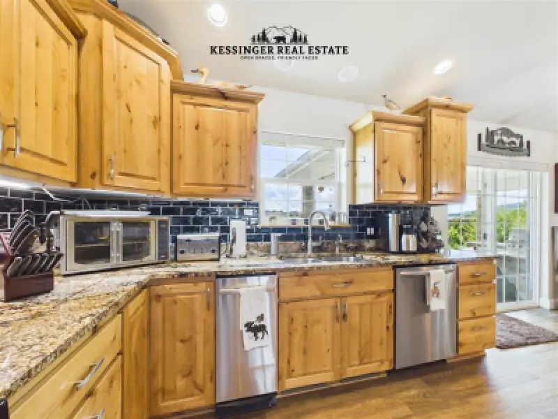 3532 Maple Leaf Ave Cody #14