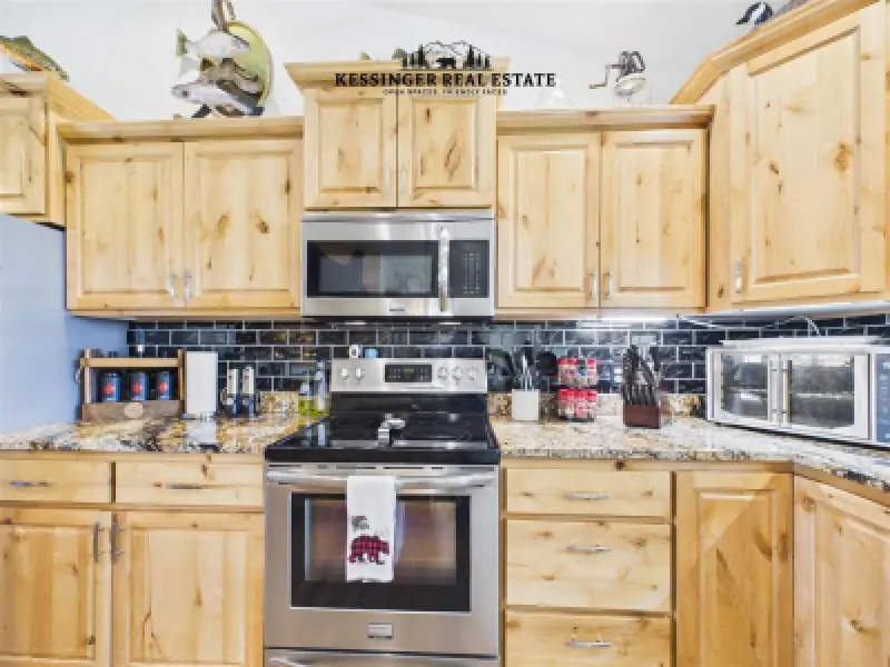 3532 Maple Leaf Ave Cody #15