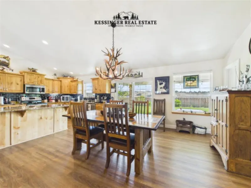 3532 Maple Leaf Ave Cody #18