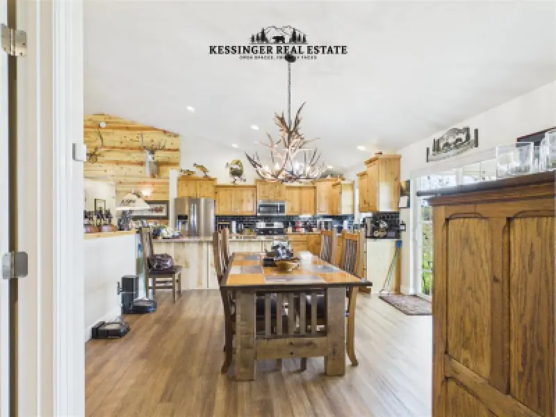 3532 Maple Leaf Ave Cody #19