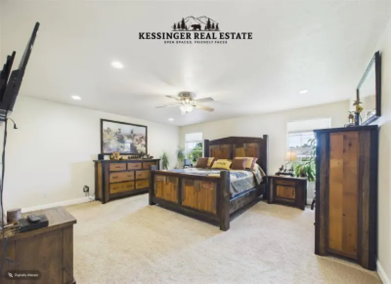 3532 Maple Leaf Ave Cody #24