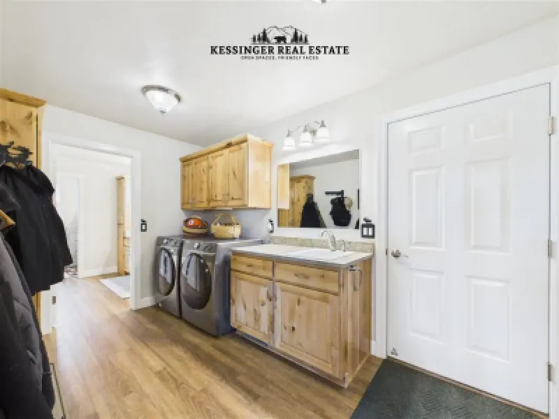 3532 Maple Leaf Ave Cody #44