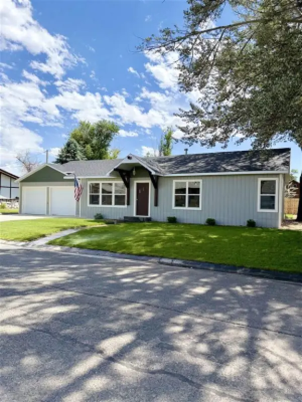 207 6th Ave N Greybull #1