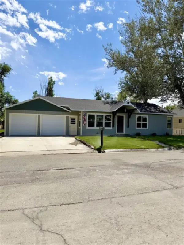 207 6th Ave N Greybull #3
