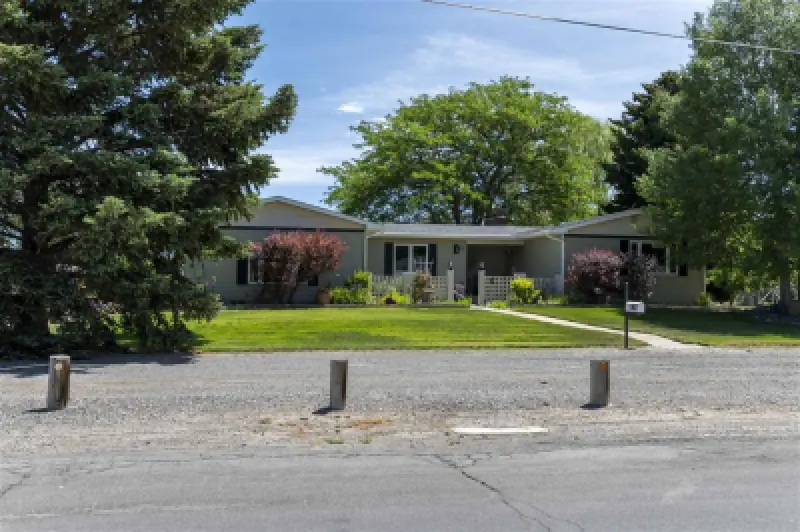 807 Road 8 1/2 Powell #1